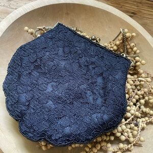 Vintage Shell Shape Gorgeous Black Lace Crossbody Handbag